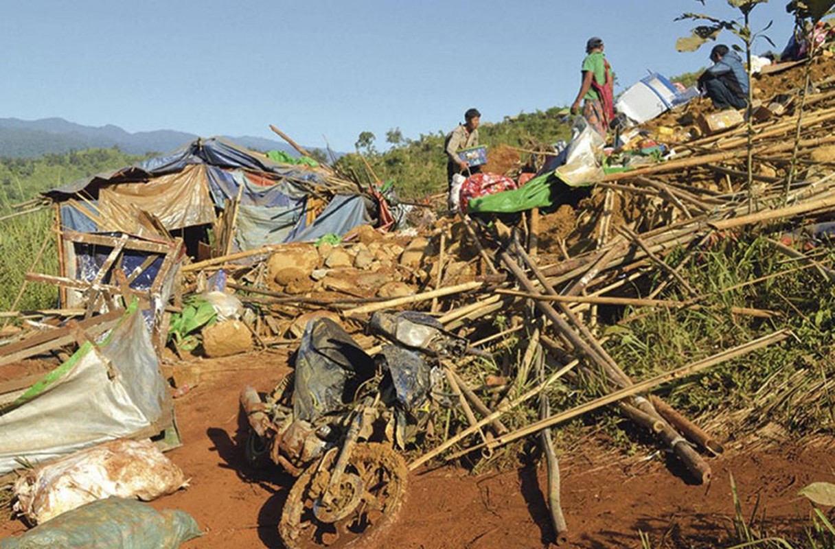 Hien truong dao boi nan nhan vu lo dat o Myanmar-Hinh-8